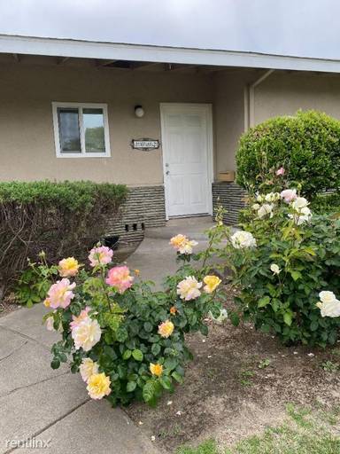 Main picture of 1062 Lake Glen Way