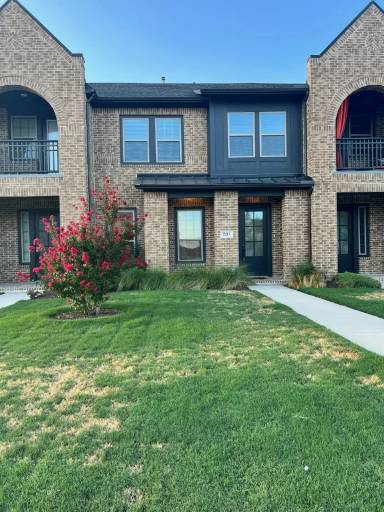 Main picture of 2213 Lasso Ln