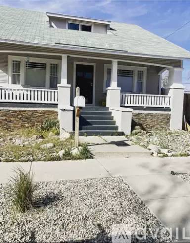 Main picture of 1204 E St