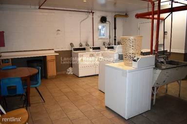 Main picture of 6972 N Sheridan Rd