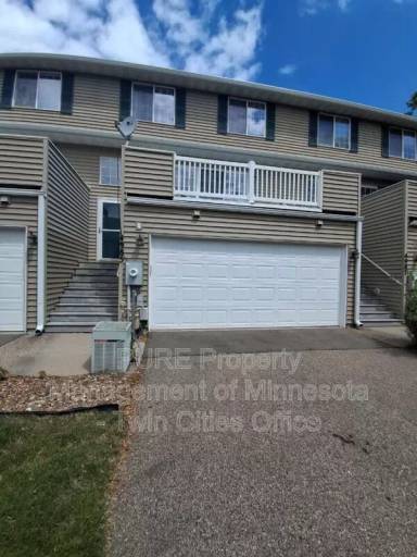 Main picture of 4985 Grenwich Ave N