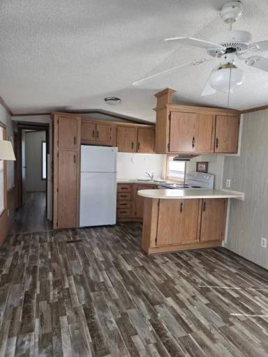 Main picture of 30 Beach Creek Rd