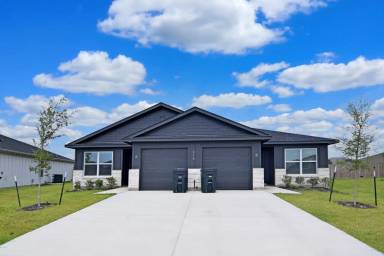 Main picture of 915 Sevenleaf Ln