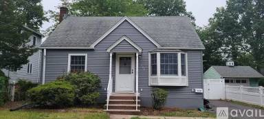 Main picture of 332 S Prospect Ave