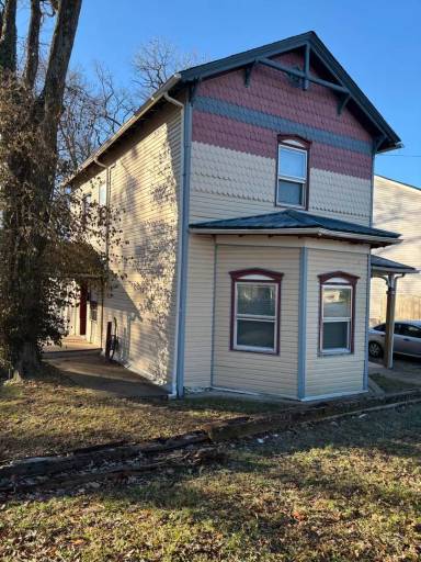 Main picture of 726 Commerce St