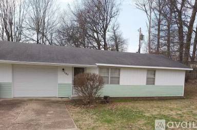 Main picture of 703 E 13th St