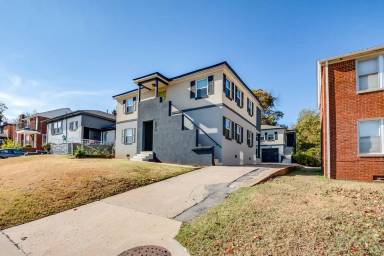 Main picture of 2313 N Gatewood Ave