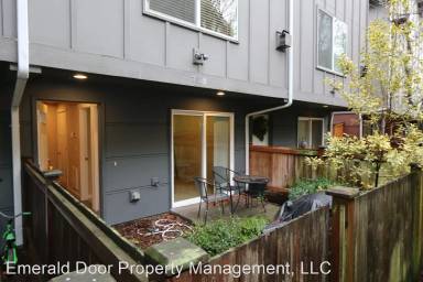 Main picture of 705 N 94th St
