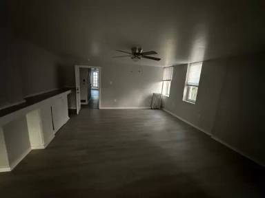 Main picture of 3125 N Front St