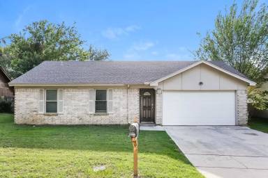 Main picture of 6004 Cool Springs Dr