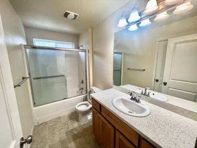 Main picture of 808 NE Ross Rd