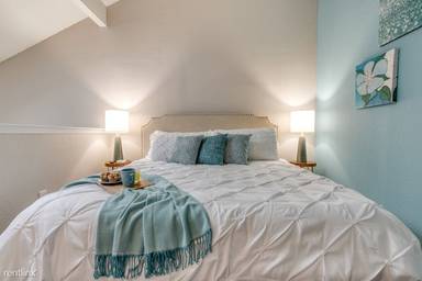 Main picture of 700 Garden Shadow Ln