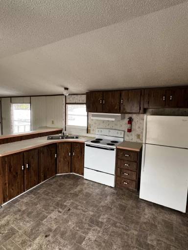 Main picture of 901 Bernard Ln