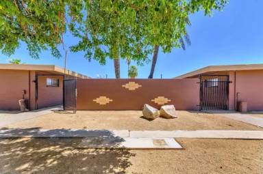 Main picture of 621 N 30th Pl