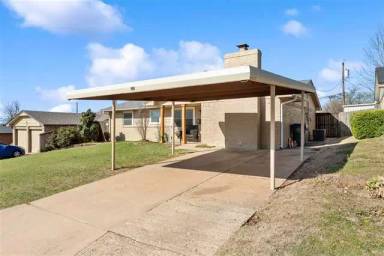 Main picture of 420 NW 74th St