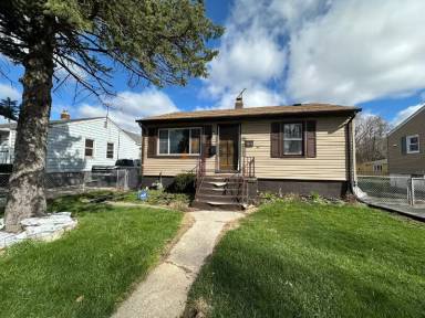 Main picture of 1215 170th St