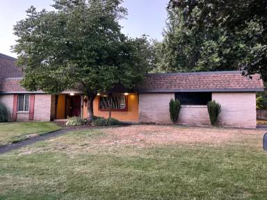 Main picture of 3717 NE Royal View Ave
