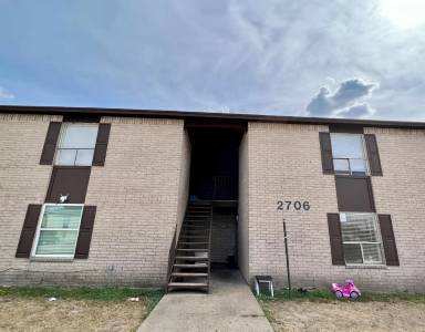 Main picture of 2706 Evergreen Cir