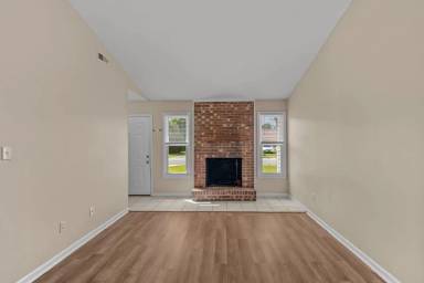 Main picture of 341 W Frances St