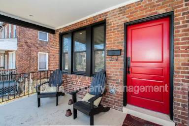 Main picture of 903 Kearny St NE