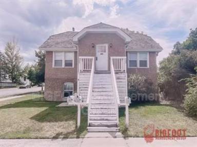 Main picture of 935 12th Ave