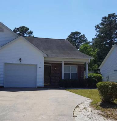 Main picture of 301 Lake Rd