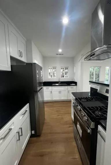 Main picture of 962 S Bernal Ave