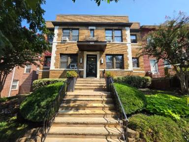 Main picture of 129 Webster St NW