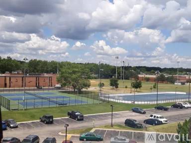 Main picture of 300 S Roselle Rd
