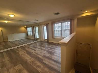 Main picture of 355 Old Tarrytown Rd