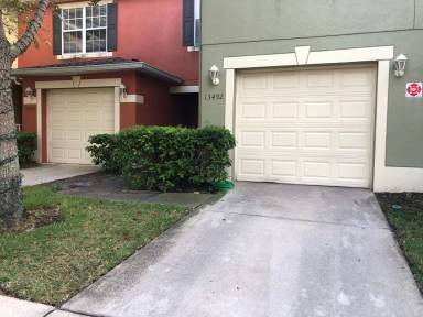 Main picture of 13492 Applerose Ln