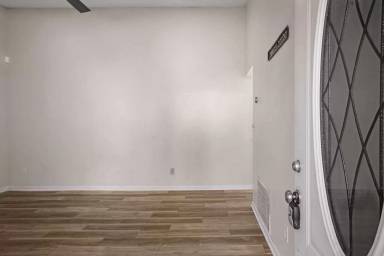 Main picture of 158 Ashwood Ct