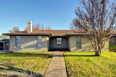 Main picture of 6815 W Cleburne Rd