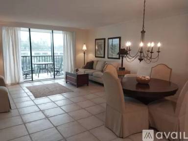 Main picture of 2045 Gulf of Mexico Dr