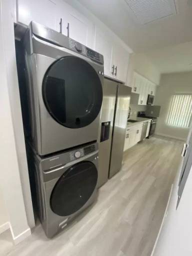 Main picture of 2341 Ulric St