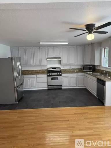 Main picture of 1915 10th St