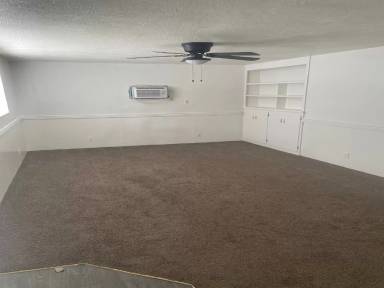 Main picture of 704 W Cherry Ln