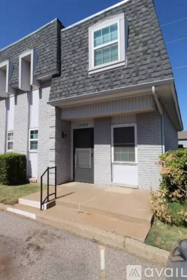 Main picture of 11429 N May Ave
