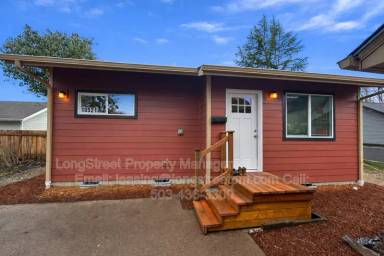 Main picture of 1052 SW Western Blvd