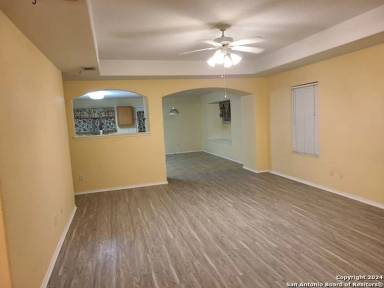 Main picture of 8911 Laguna Rio
