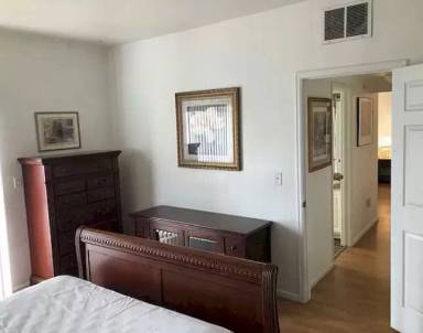 Main picture of 2430 W 82nd Pl