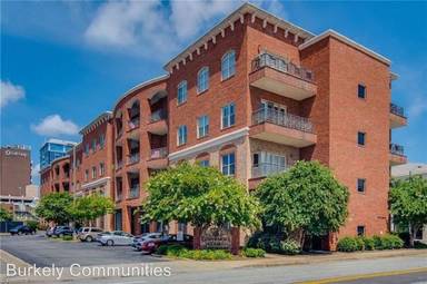 Main picture of 113 N Church St