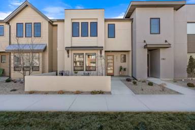 Main picture of 3973 E Parkcenter Blvd