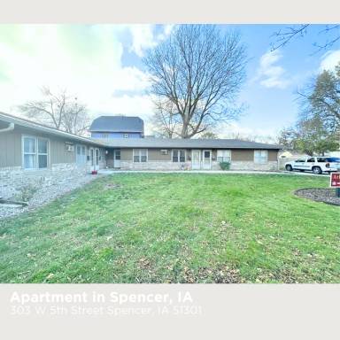 Main picture of 303 W 5th St