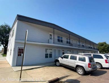 Main picture of 925 N Main St