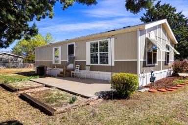 Main picture of 2885 N Panorama Dr