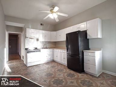 Main picture of 1410 N Maplewood Ave
