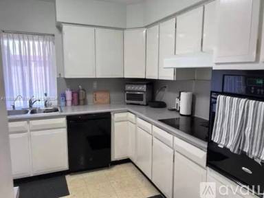 Main picture of 5001 SW 87th Pl