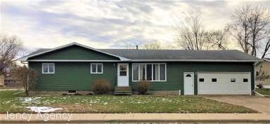 Main picture of 816 12th Ave NE