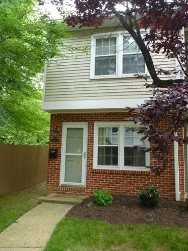 Main picture of 810 Mews Ln